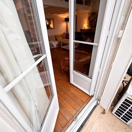 8 Historic Latin Quarter Flat Walk To Louvre & Metro * Paris