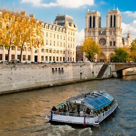 8 Historic Latin Quarter Flat Walk To Louvre & Metro Paris